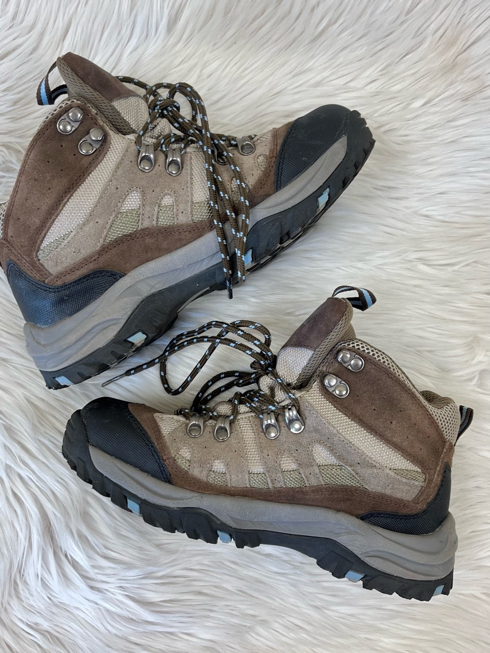 Bearpaw hiking boots, waterproof brown size 7 - Picture 10 of 13